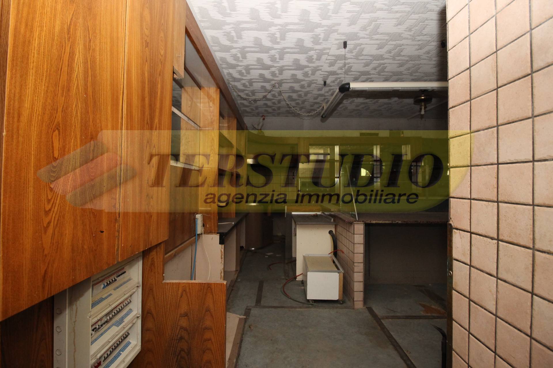 Locale commerciale in vendita a Mozzo, Dorotina