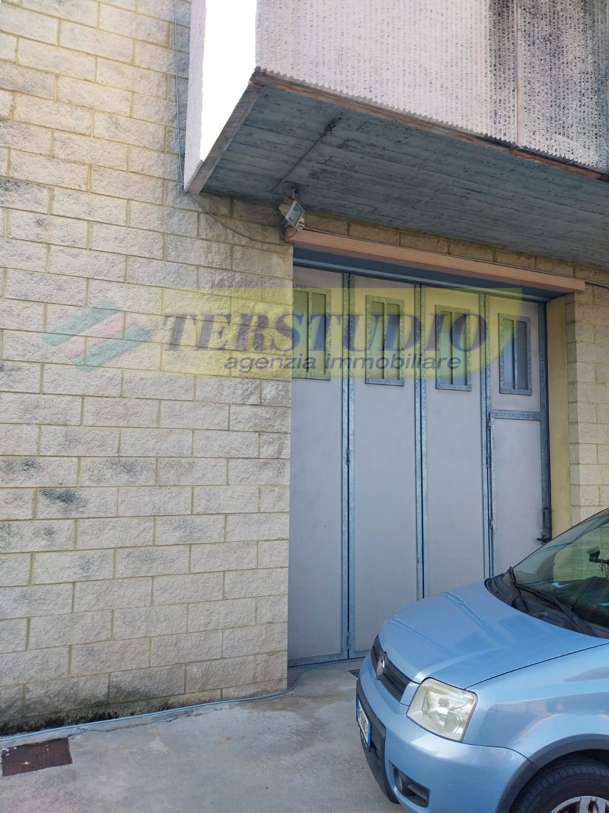 Capannone in affitto a Mozzo