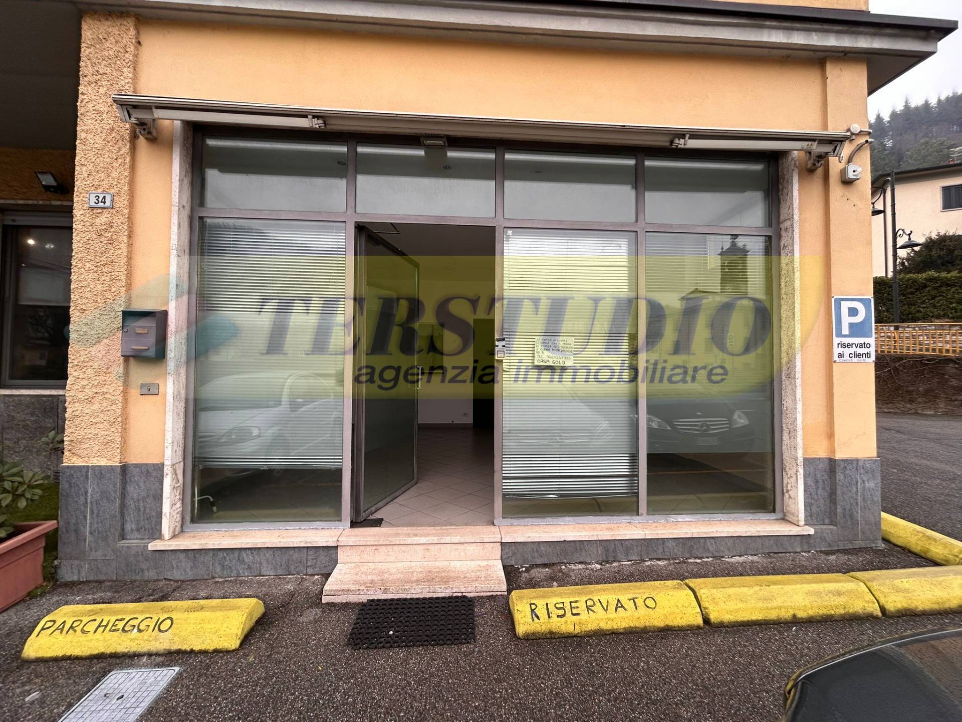 Negozio in affitto a Pontida