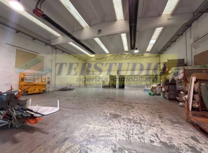 Capannone in affitto a Valbrembo