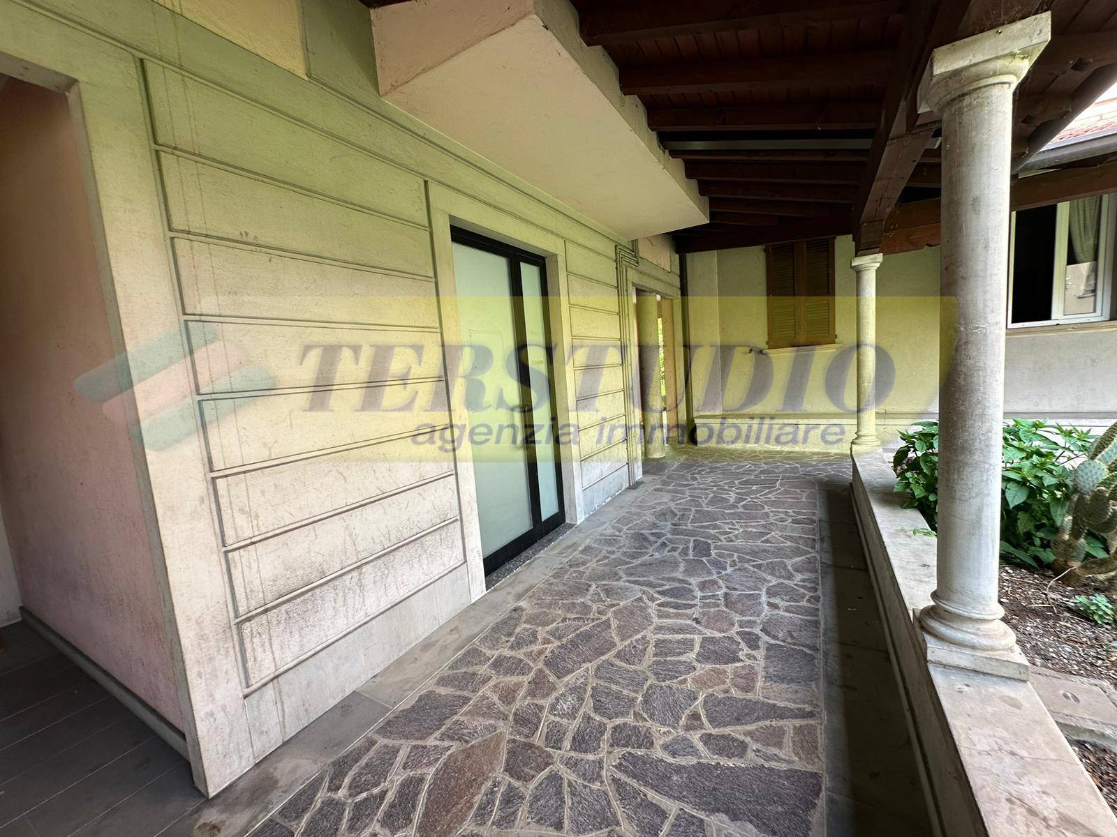 Negozio in affitto a Calolziocorte