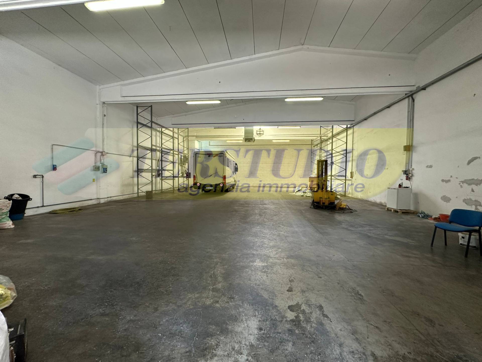 Capannone in vendita a Bottanuco