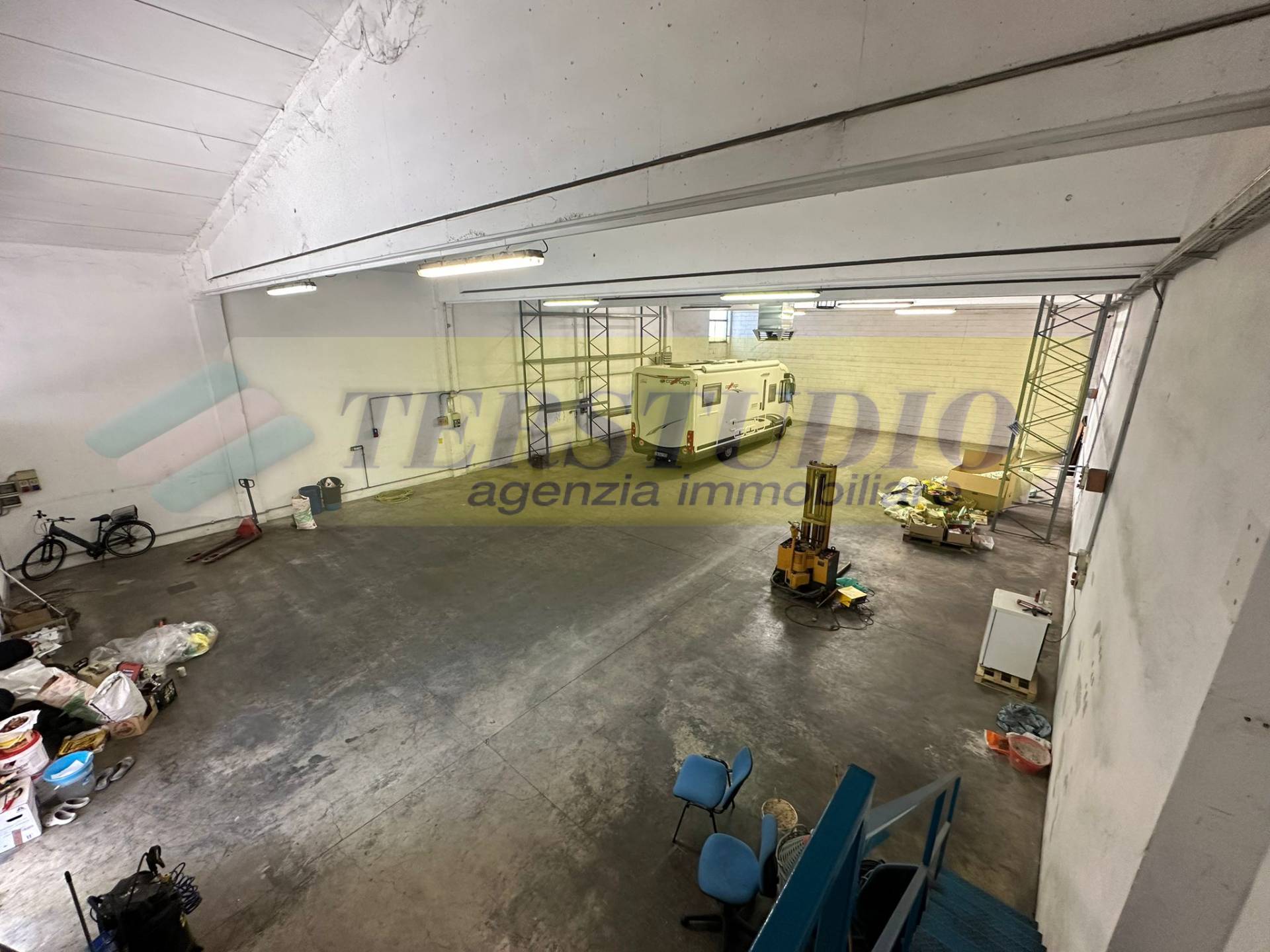 Capannone in vendita a Bottanuco