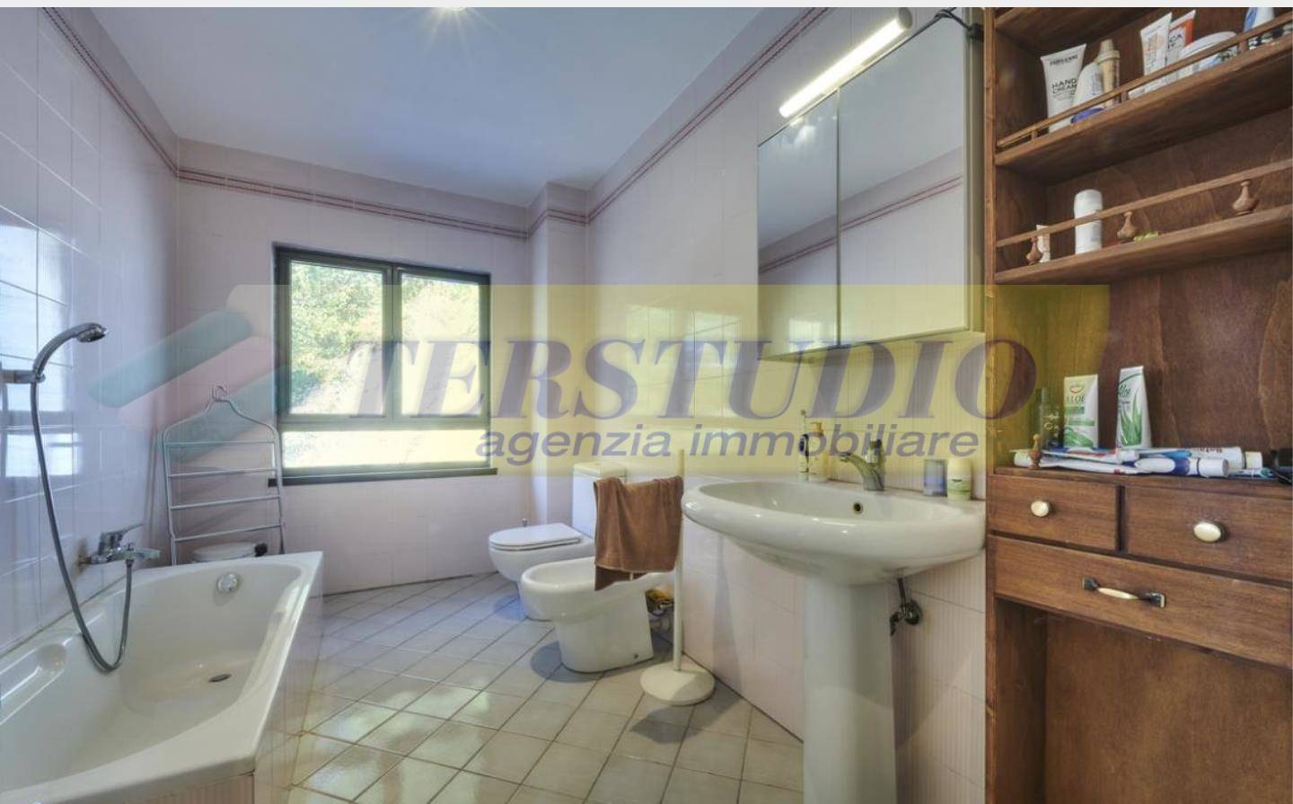 Quadrilocale in vendita a Mandello del Lario