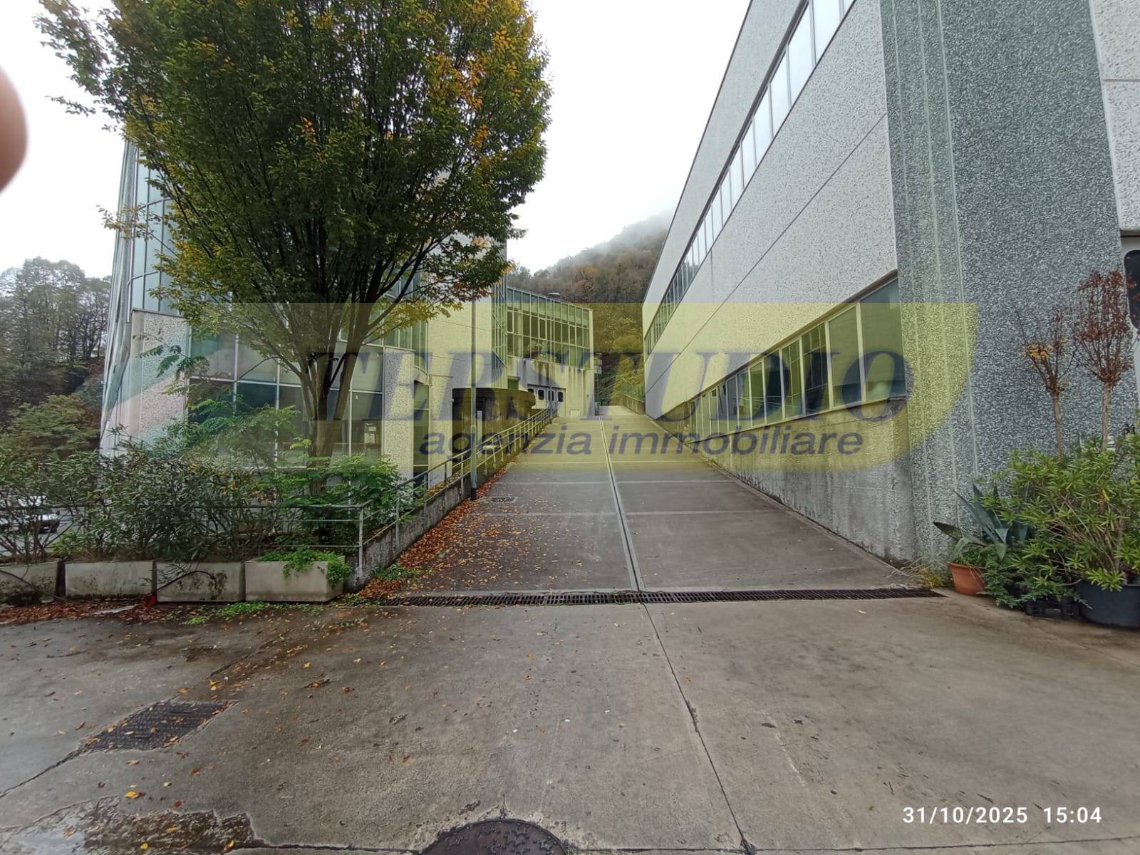 Capannone in vendita a Lecco