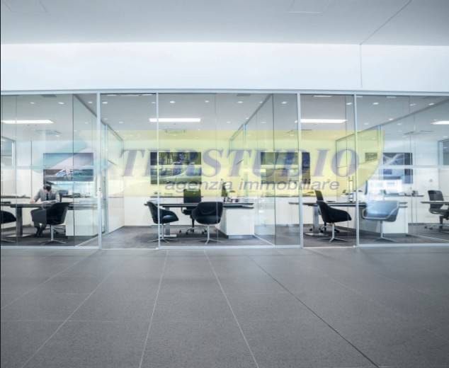 Uffici in vendita a Mandello del Lario