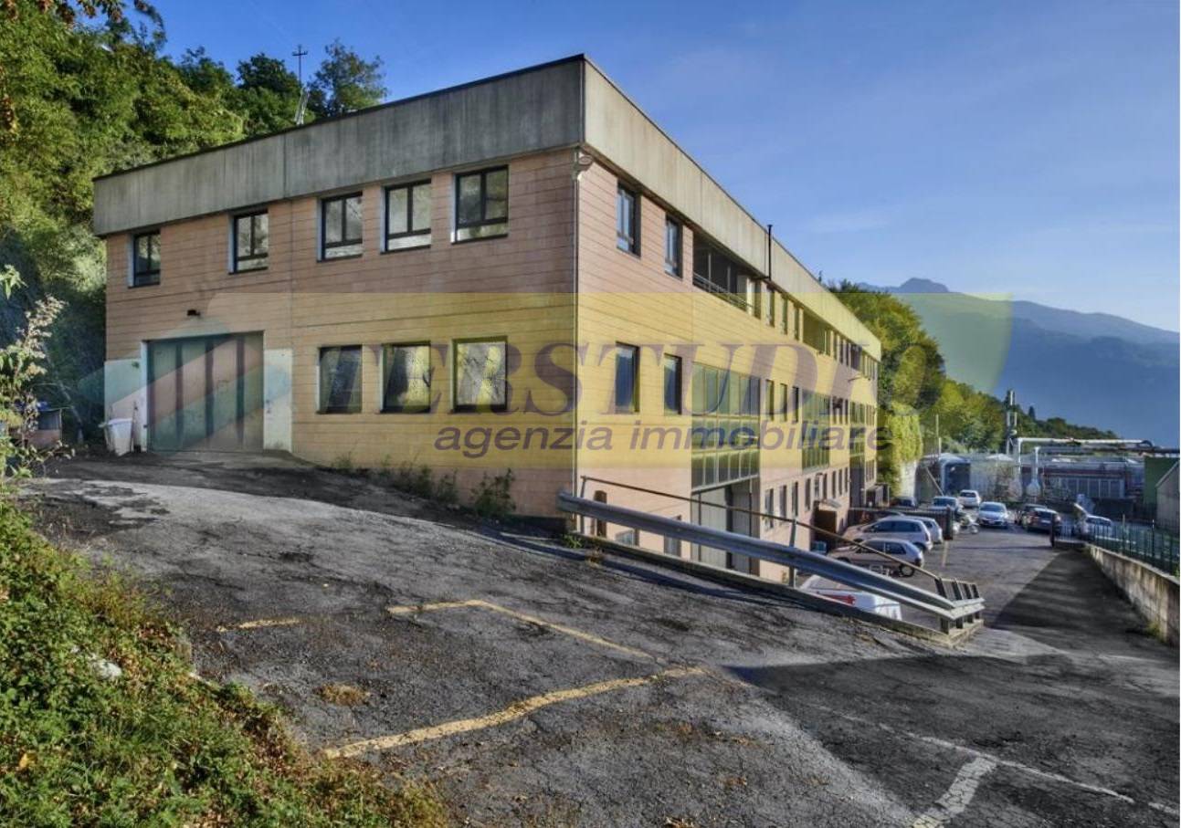 Uffici in vendita a Mandello del Lario