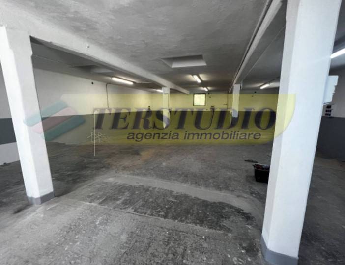 Magazzino in affitto a Calolziocorte