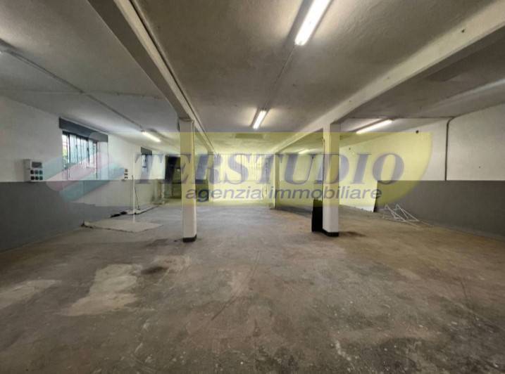 Magazzino in affitto a Calolziocorte