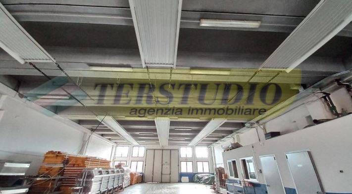 Capannone in vendita a Bellusco