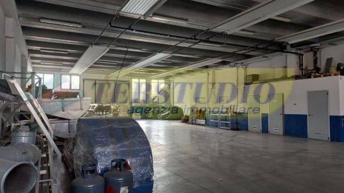 Capannone in vendita a Bellusco