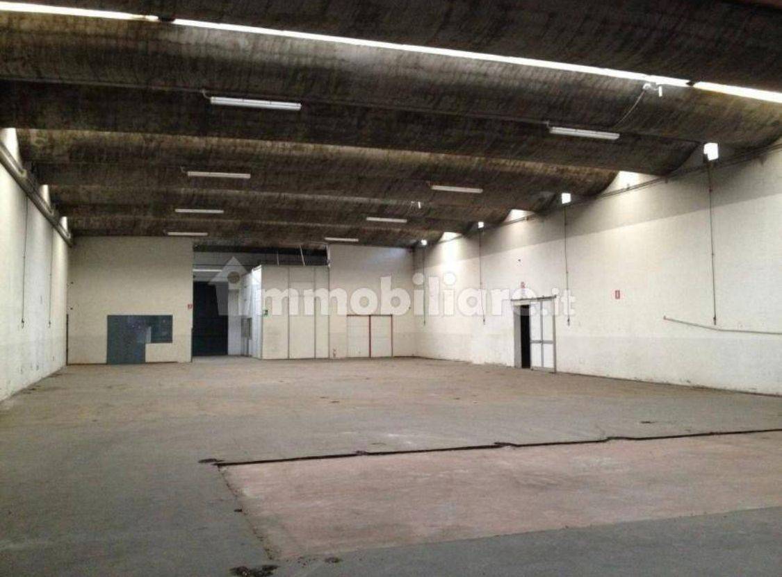 Capannone in vendita a Bottanuco