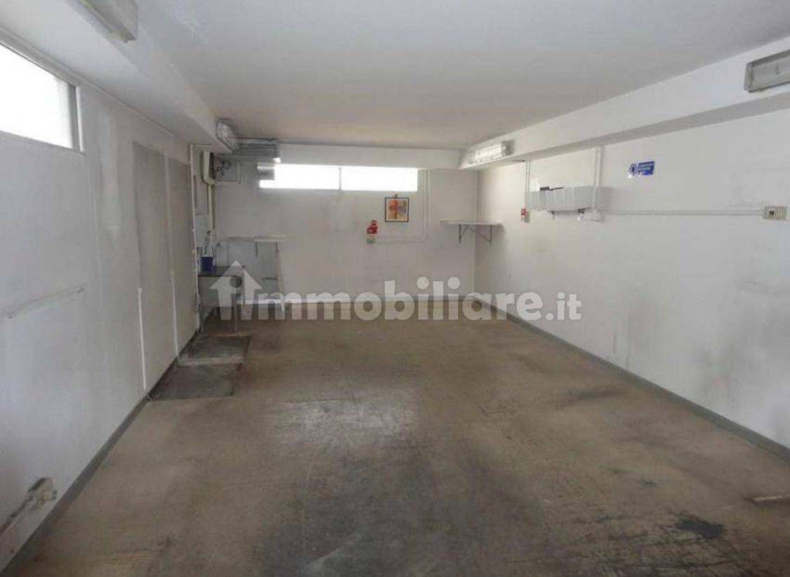 Capannone in vendita a Bottanuco