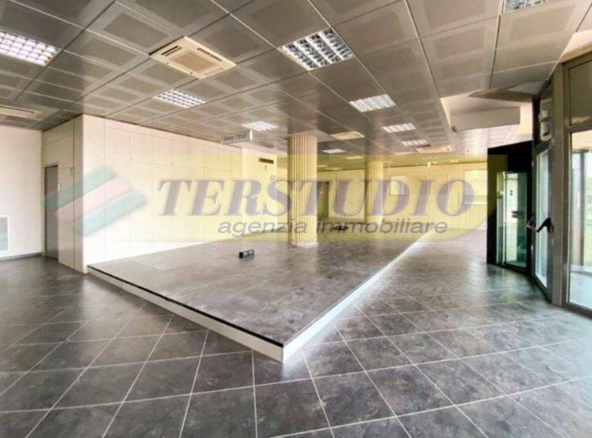 ufficio - laboratorio in affitto a Calolziocorte