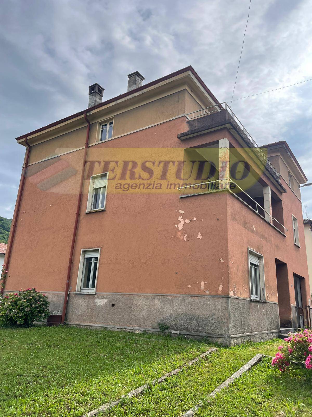 Villa in vendita a Leffe