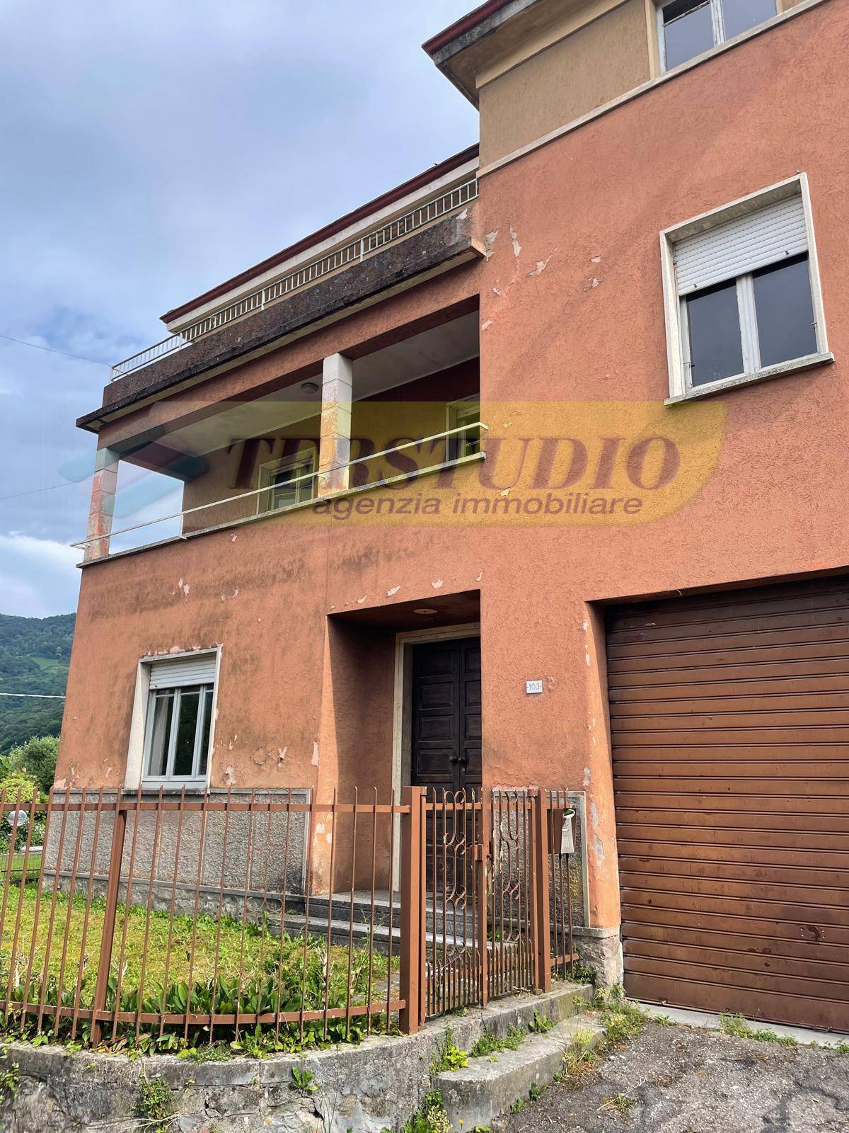 Villa in vendita a Leffe