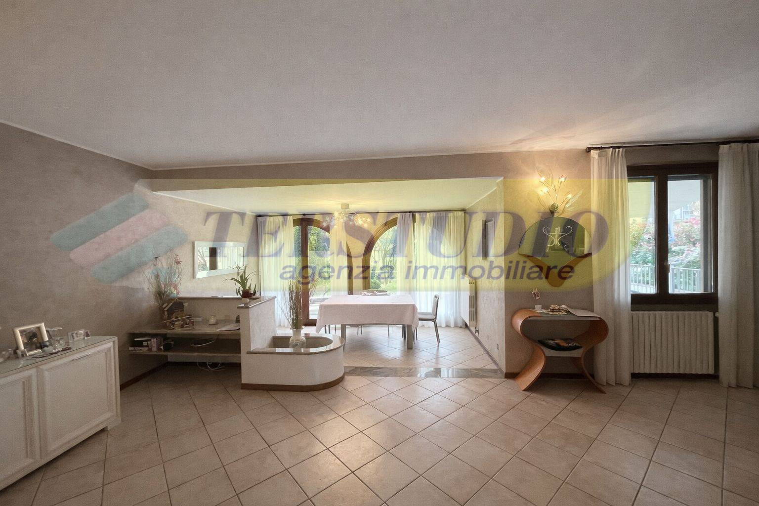 Villa in vendita a Villa d'Adda