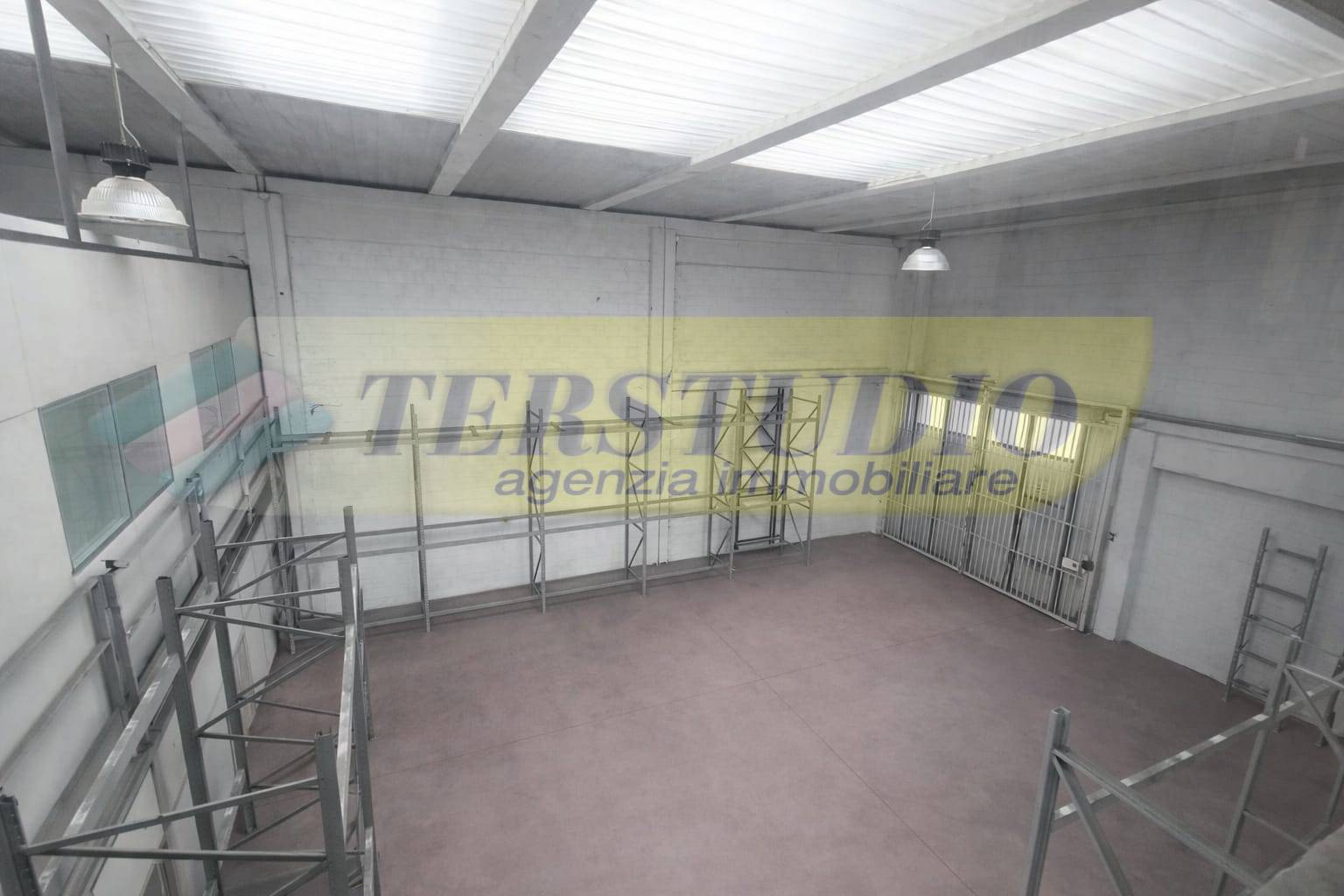 Capannone in vendita a Paullo