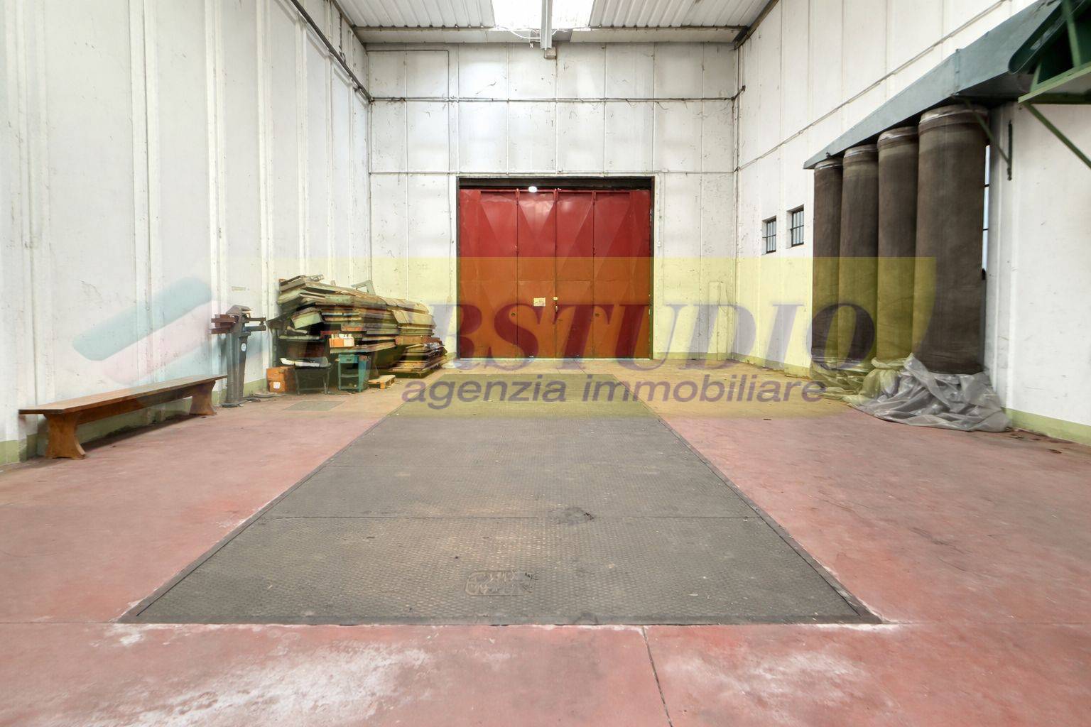 Capannone in vendita a Valmadrera