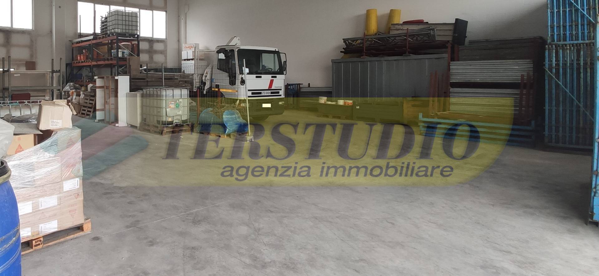 Capannone in affitto a Albano Sant'Alessandro