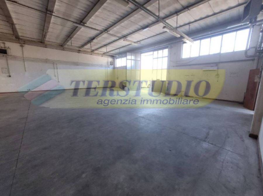 Capannone in vendita a Santa Maria Ho