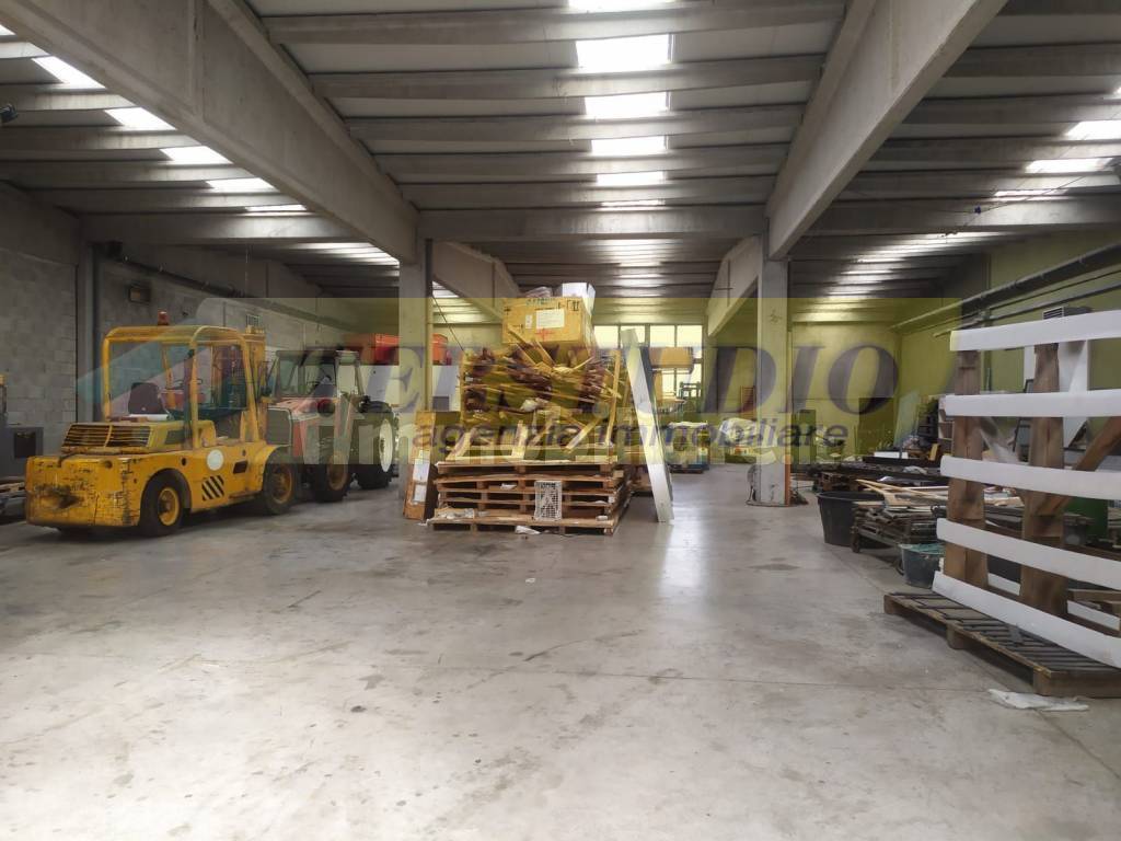 Capannone in affitto a Mapello