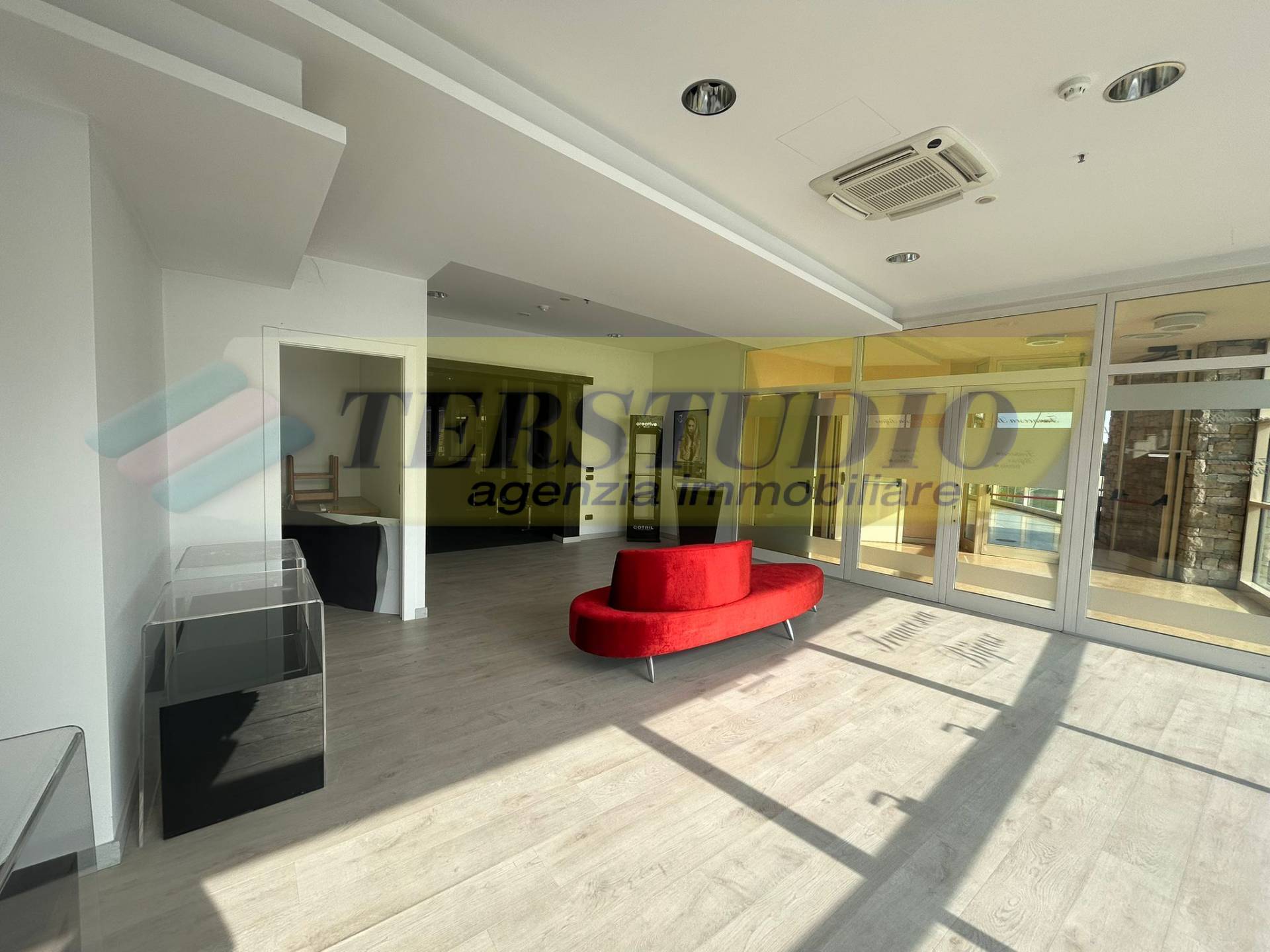 Studio/Ufficio in vendita a Capriate San Gervasio, Capriate