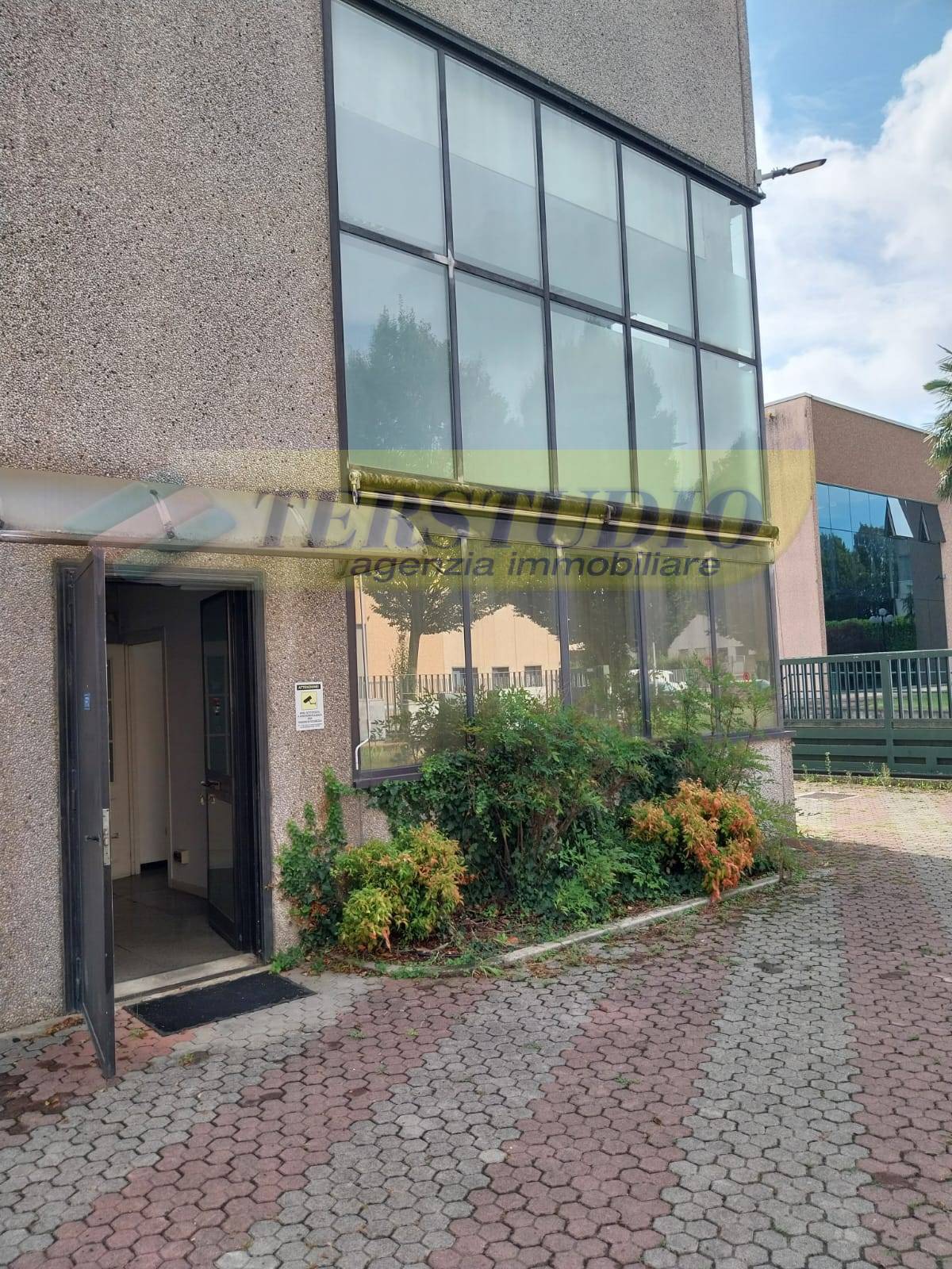 Capannone in vendita a Terno d'Isola