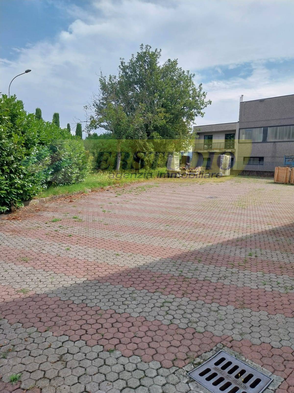 Capannone in vendita a Terno d'Isola