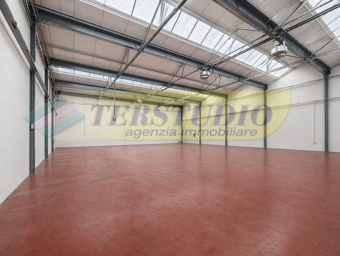 Capannone in vendita a Capriate San Gervasio