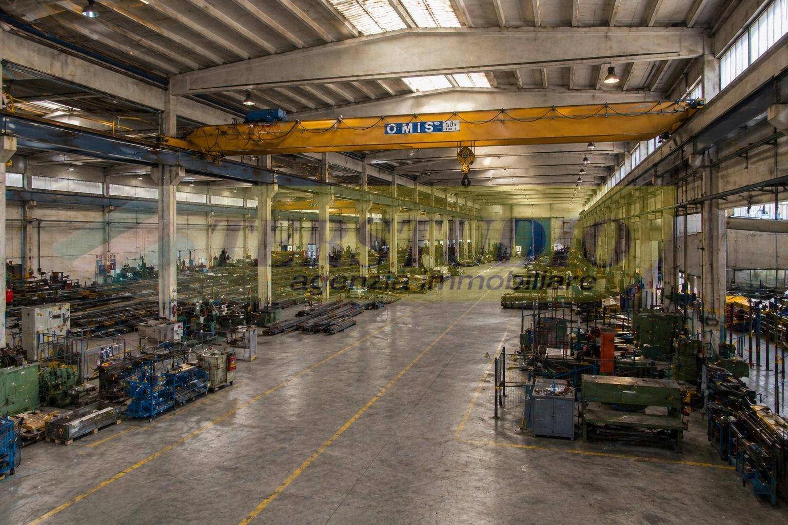 Capannone in vendita a Ronco Briantino