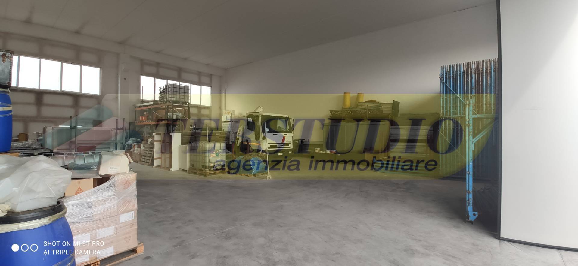 Capannone in vendita a Mandello del Lario