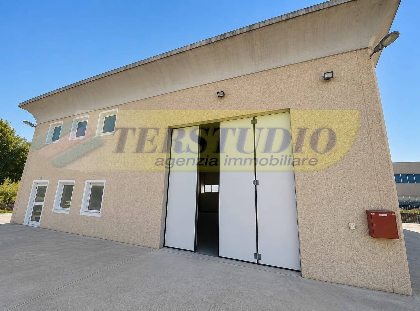 Capannone in affitto a Levate
