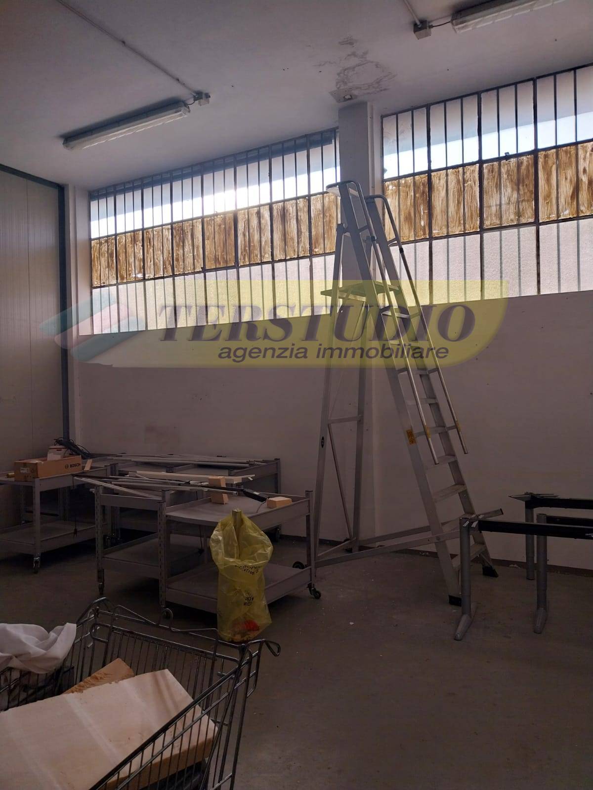 Capannone in affitto a Olginate