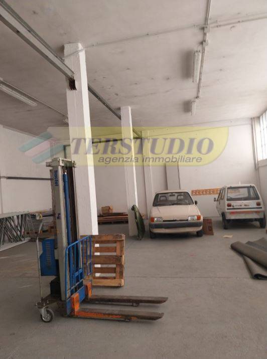Capannone in affitto a Olginate