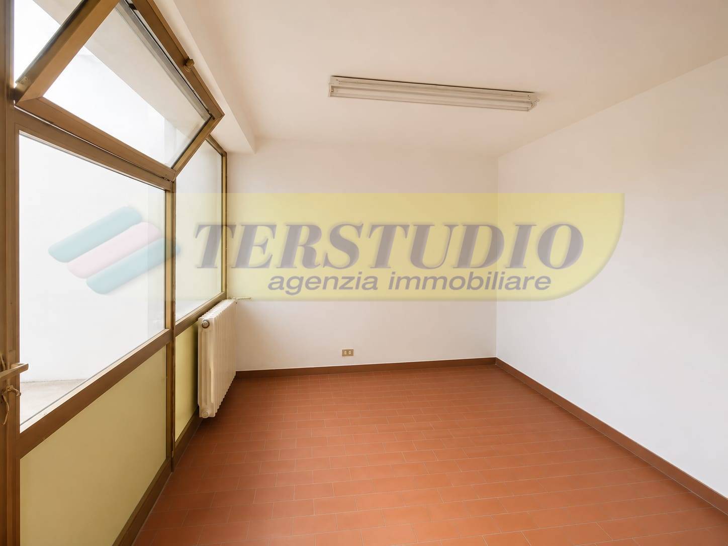 Capannone in vendita a Olginate