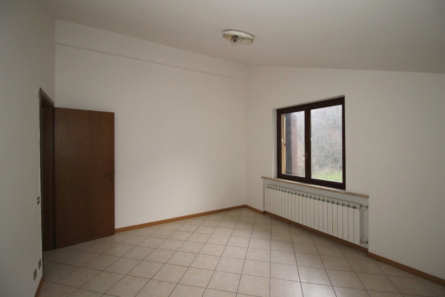 Quadrilocale in affitto a Strozza