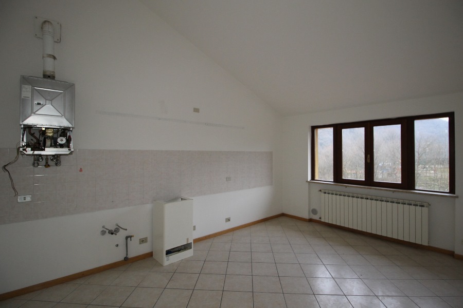 Quadrilocale in affitto a Strozza
