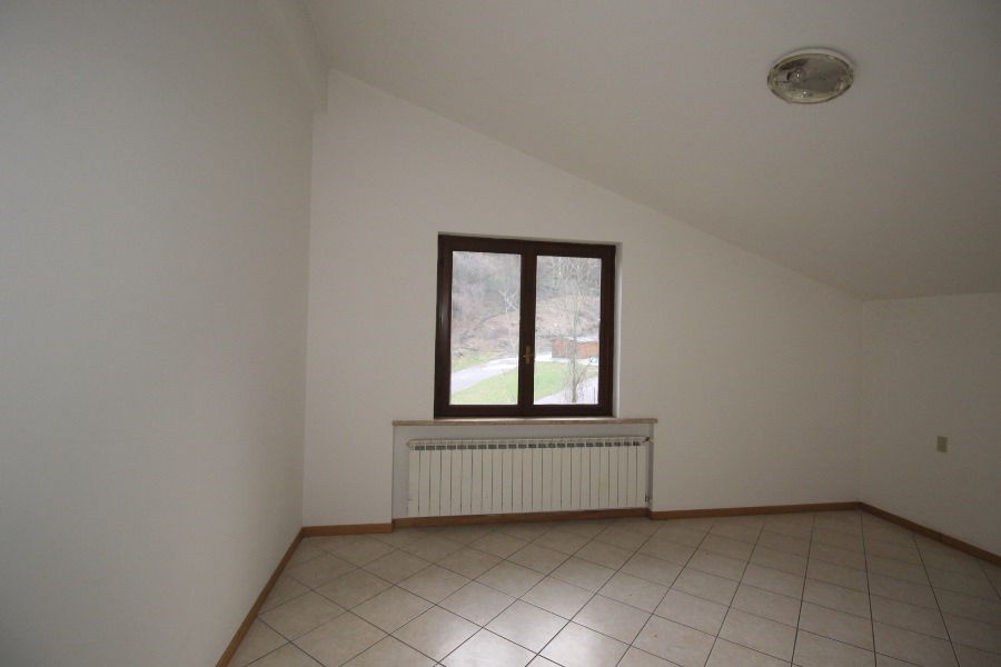 Quadrilocale in affitto a Strozza