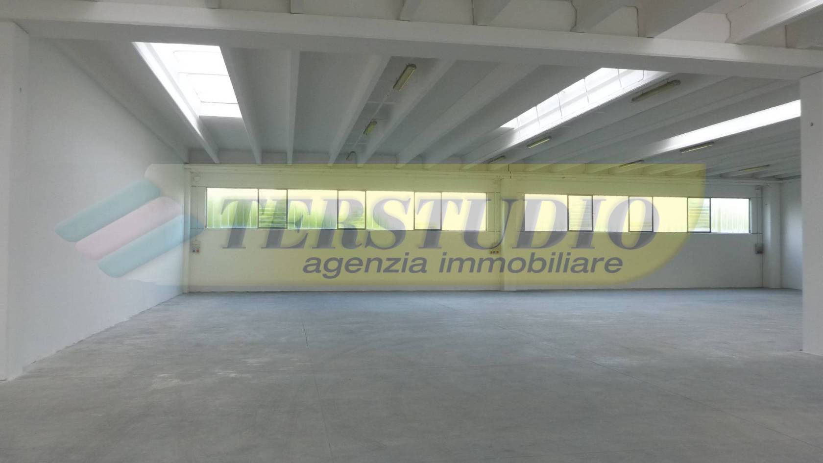 Capannone in vendita a Bottanuco