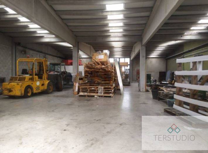 Capannone in affitto a Brembate di Sopra