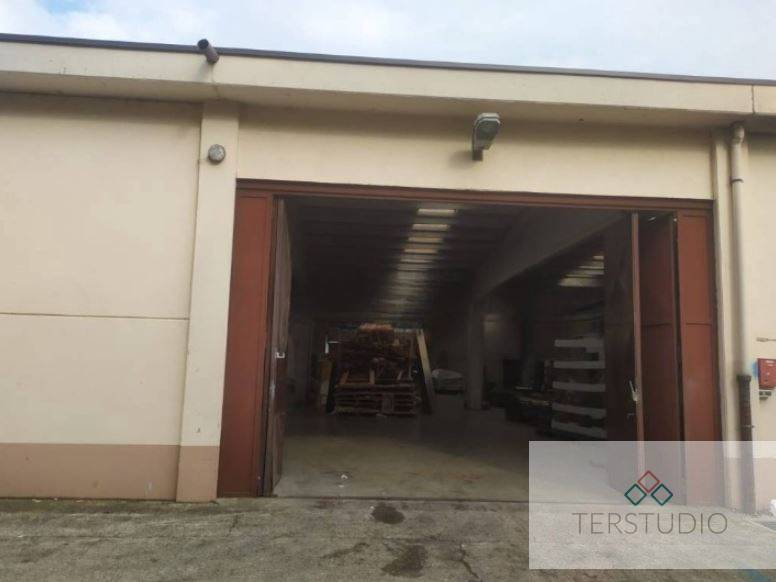 Capannone in affitto a Brembate di Sopra