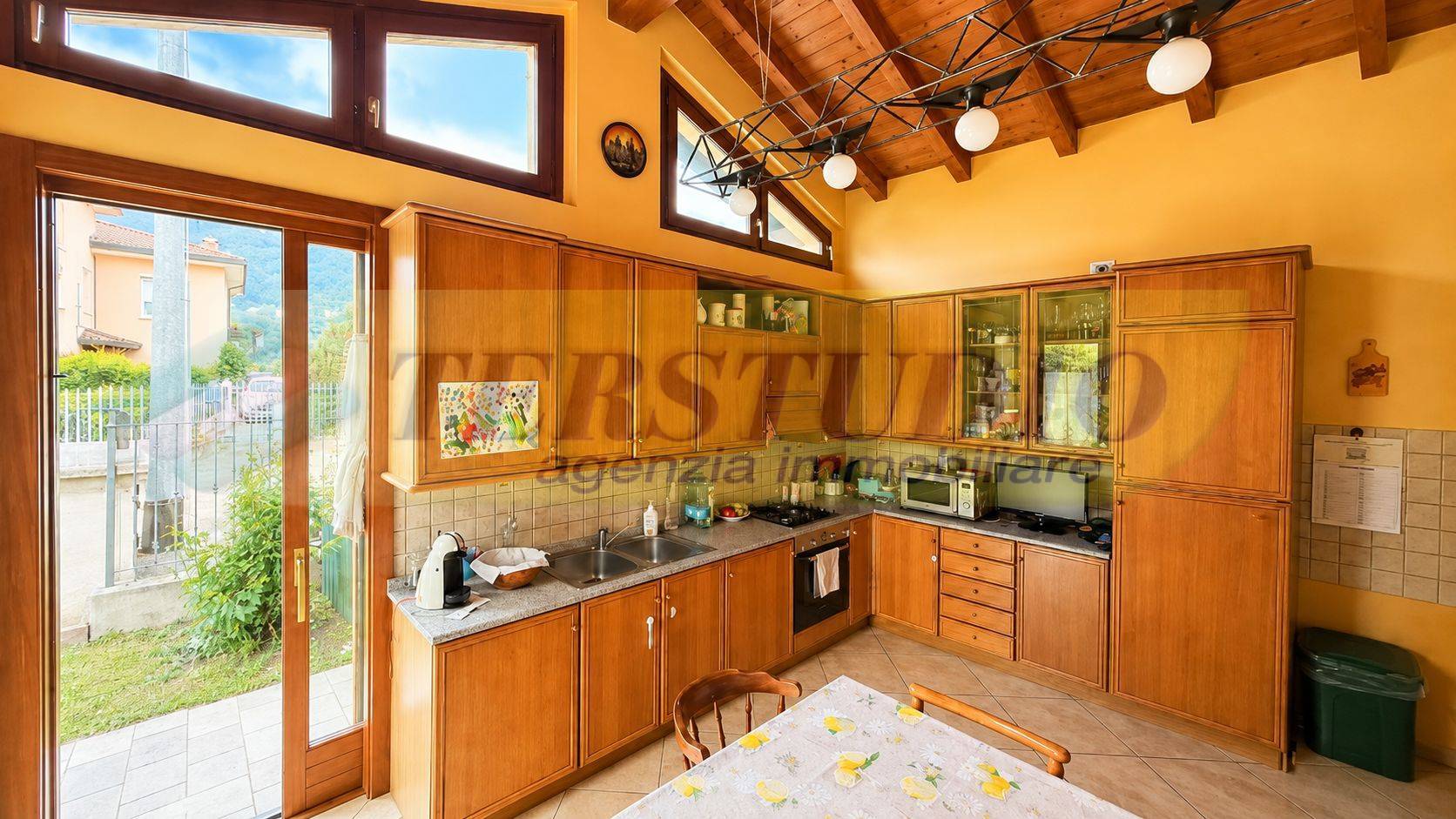 Villa in vendita a Dolzago