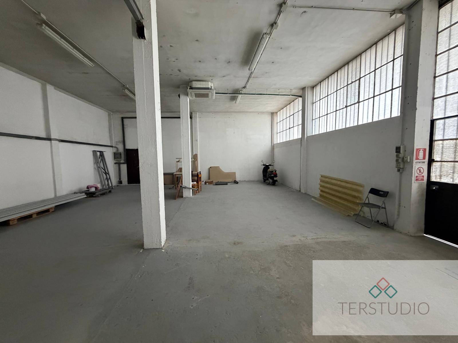 Magazzino in affitto a Medolago