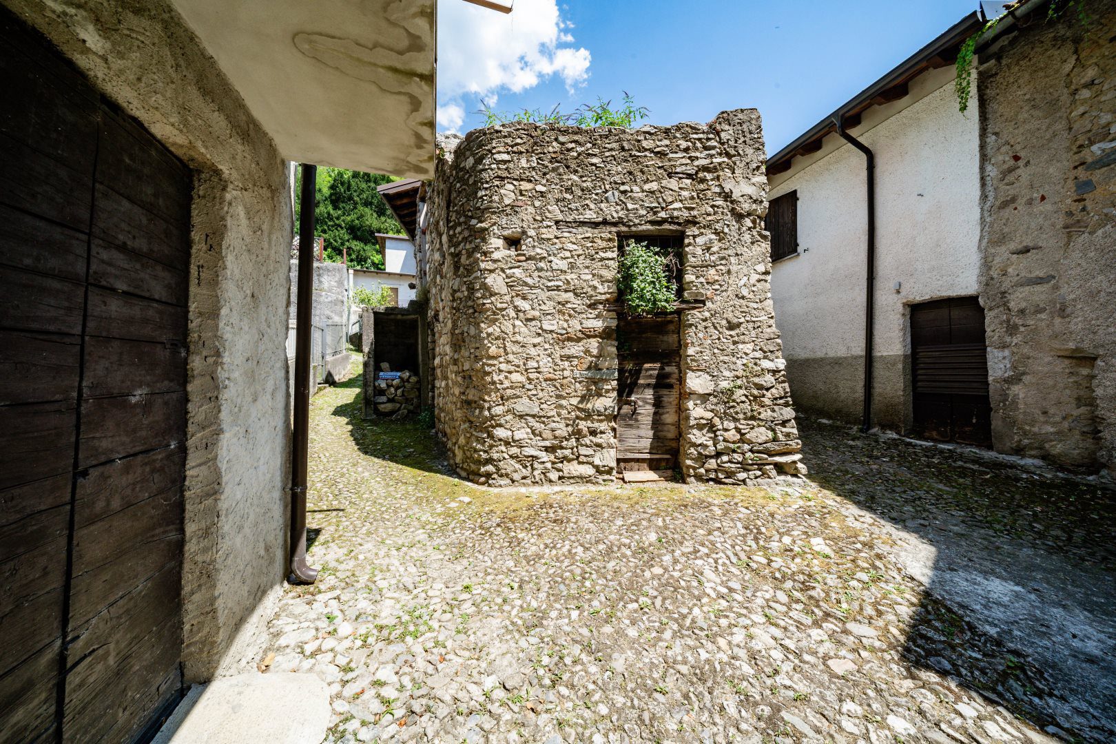 Casa indipendente in vendita a Mandello del Lario