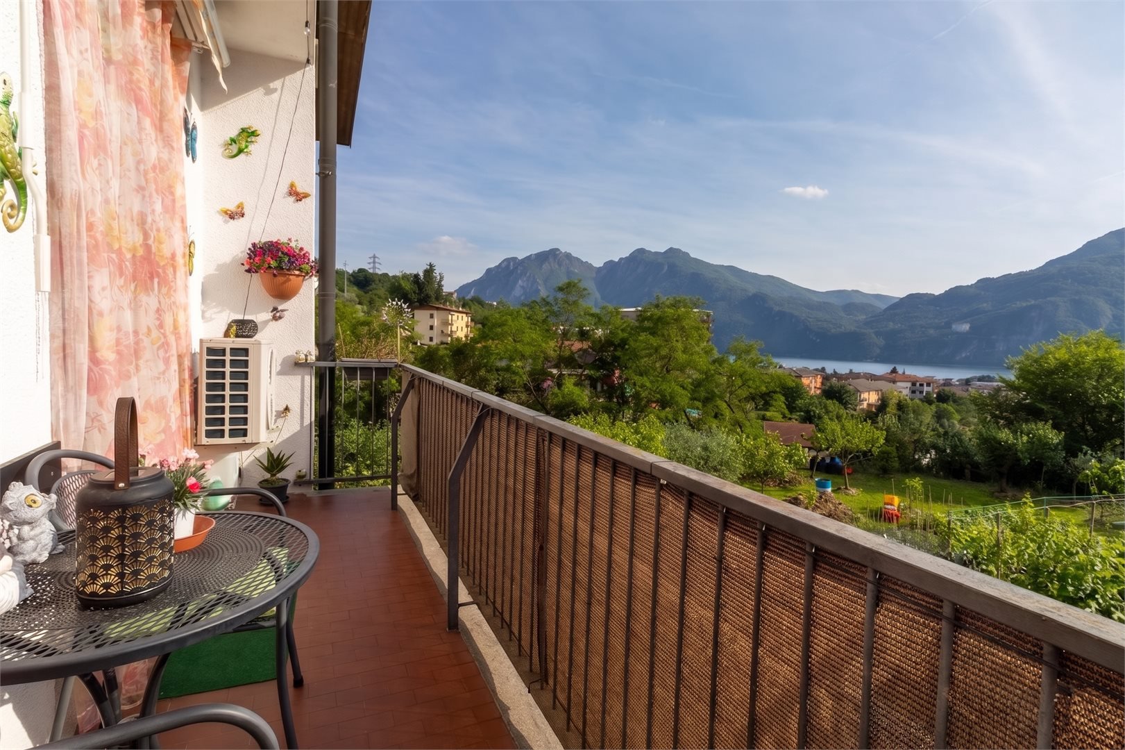 Quadrilocale in vendita a Mandello del Lario