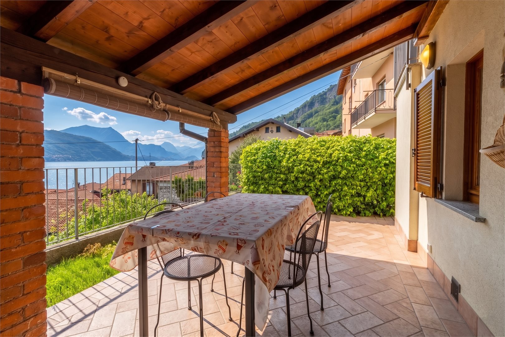 Casa indipendente in affitto a Mandello del Lario
