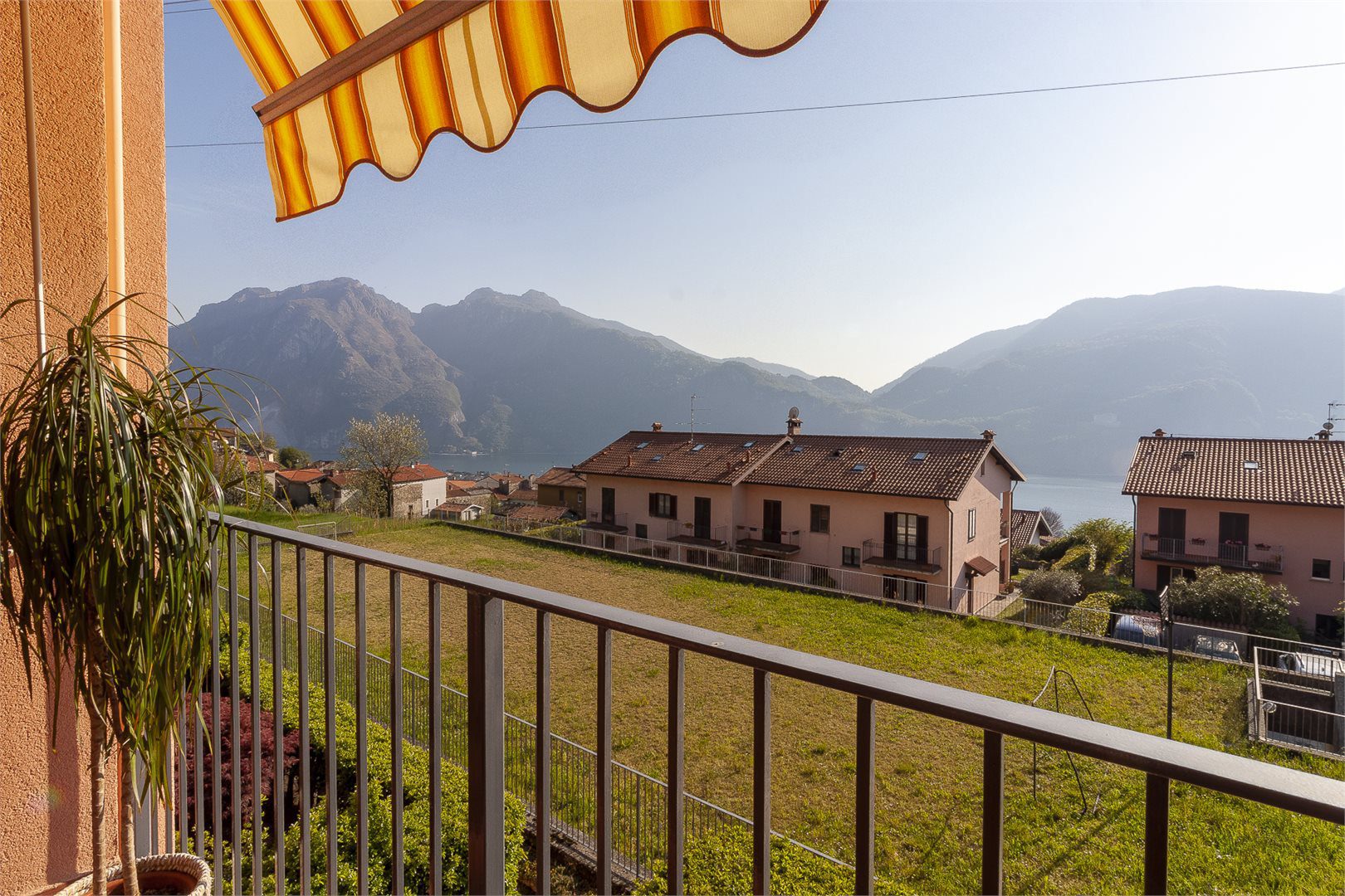 Quadrilocale in vendita a Abbadia Lariana