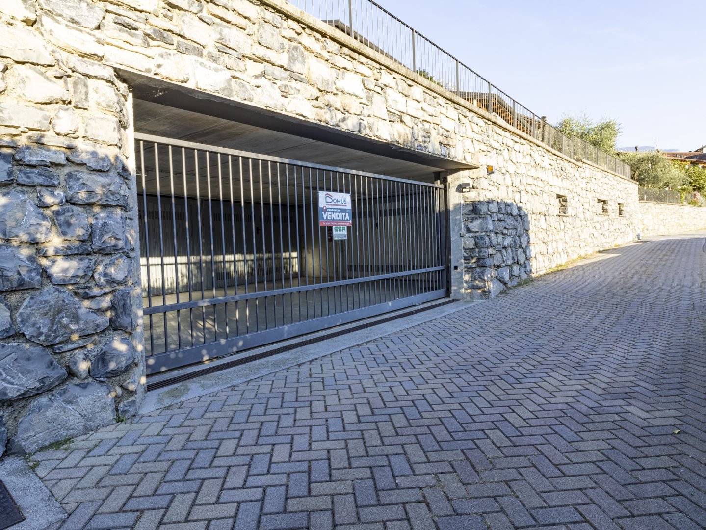 Box/Garage 23mq in vendita a Mandello del Lario
