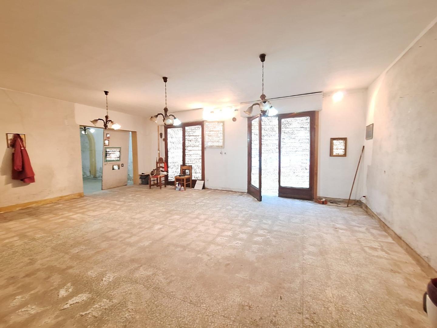 Casa vacanza Monolocale da ristrutturare a Cascina